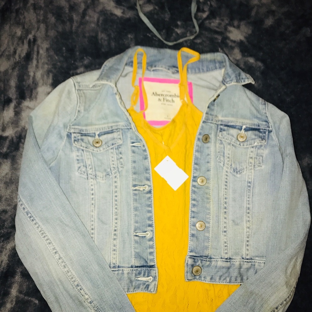 Cute Yellow 💛laced tank top✨